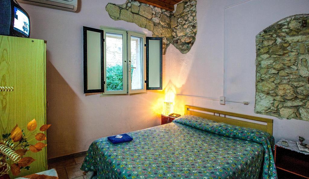 Albergo Aurora Cagliari Oda fotoğraf